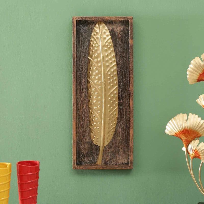 Buy Eagle Feather Wall Accent Wall Accents from Vaaree