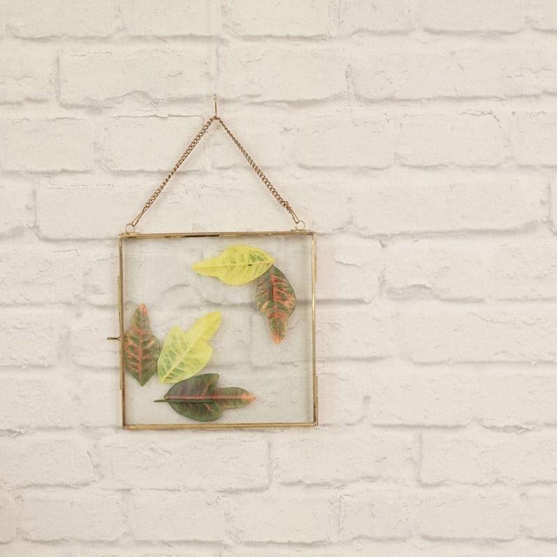 Wall Accents - Floral Pristine Wall Hanging