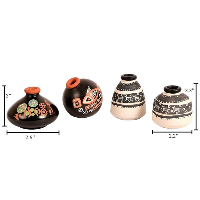 Buy Pelu Grided Wall Shelf With Warli Pot - Set Of Five Wall Accents from Vaaree