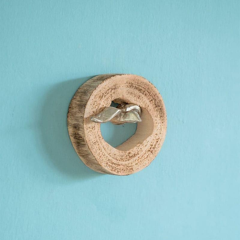 Buy Pippin Little Log Wall Accent Wall Accents from Vaaree