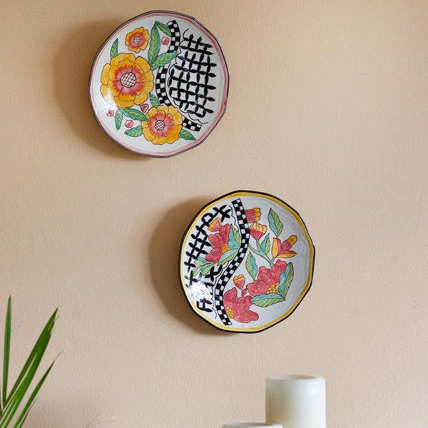 Buy Wall Plates - Checkered Pattern Wall Plates - Set Of Two at Vaaree online