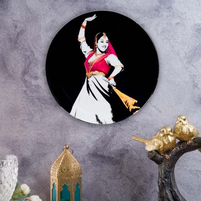 Buy Kathak Dance Of India Inspired Decorative Plate Wall Plates from Vaaree