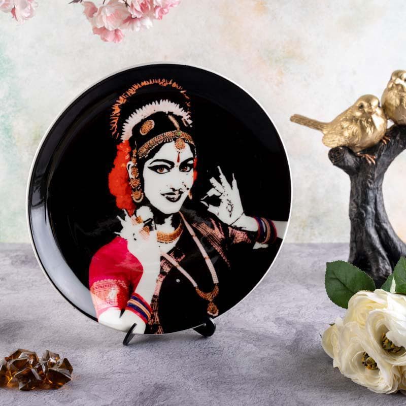 Buy Kuchipudi Dance Of India Wall Plates from Vaaree