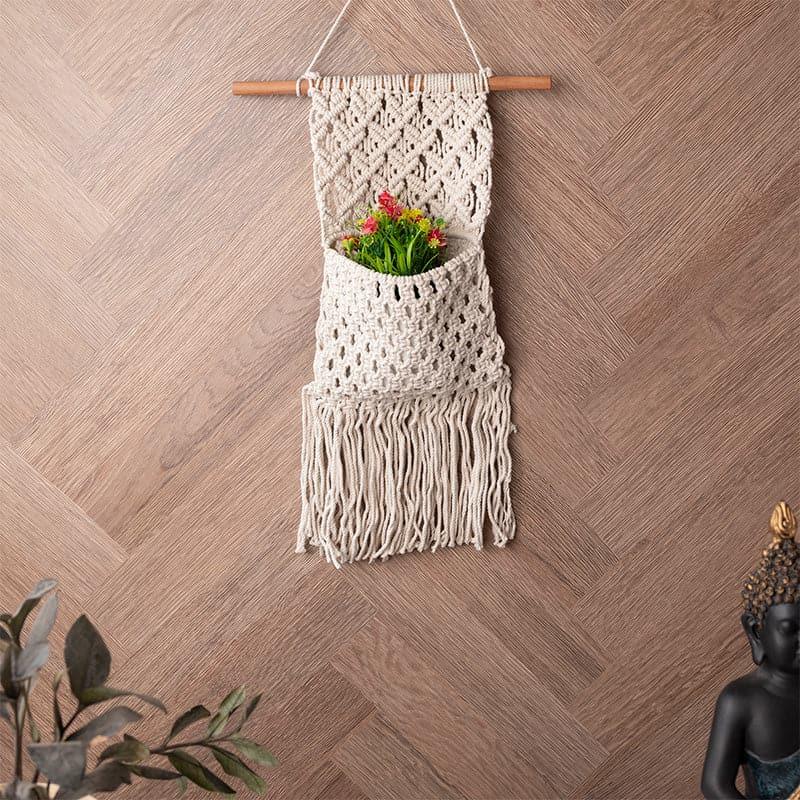 Buy Everest Macrame Wall Accent Wall Tapestry from Vaaree