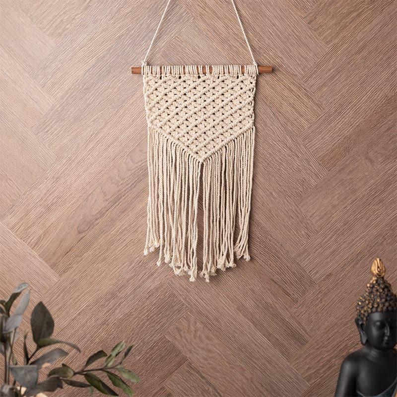 Buy Perdo Macrame Wall Accent Wall Tapestry from Vaaree