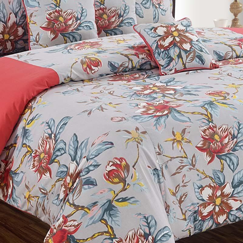 Buy Flattering Florals Comforter at Vaaree online | Beautiful Comforters & AC Quilts to choose from