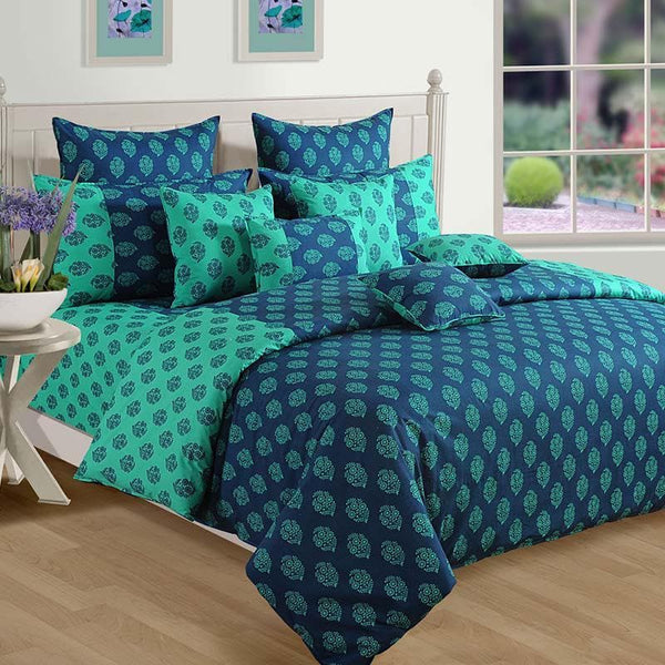 Buy Petite Motifs Comforter at Vaaree online | Beautiful Comforters & AC Quilts to choose from