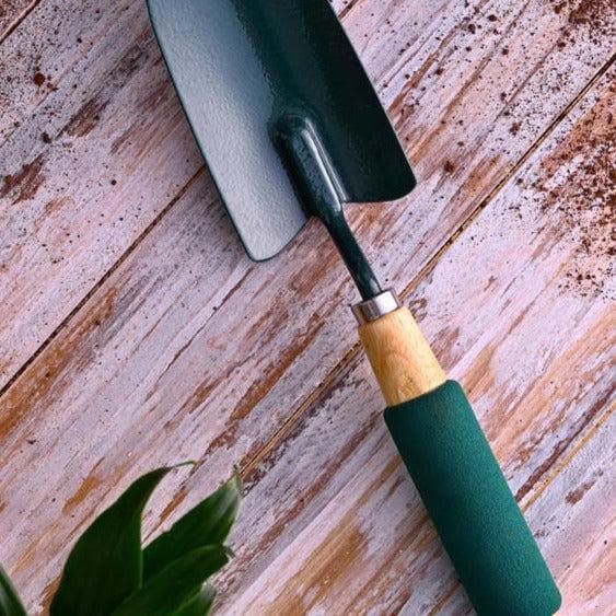 Buy Ugaoo Trowel with Wooden Handle and Cushion Grip at Vaaree online | Beautiful Garden Tools to choose from