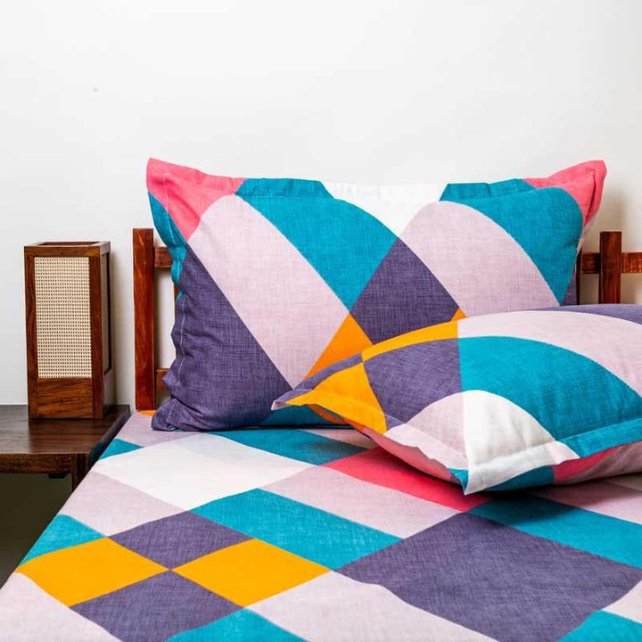Buy Illusion Bedsheet at Vaaree online | Beautiful Bedsheets to choose from