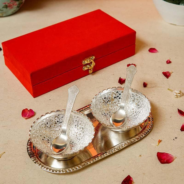 Buy Lavish Penchant Gift Set- Silver at Vaaree online | Beautiful Tray to choose from