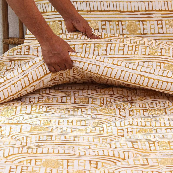 Buy Abstract Splatter Comforter- Yellow at Vaaree online | Beautiful Comforters & AC Quilts to choose from