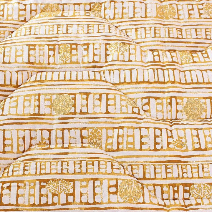 Buy Abstract Splatter Comforter- Yellow at Vaaree online | Beautiful Comforters & AC Quilts to choose from