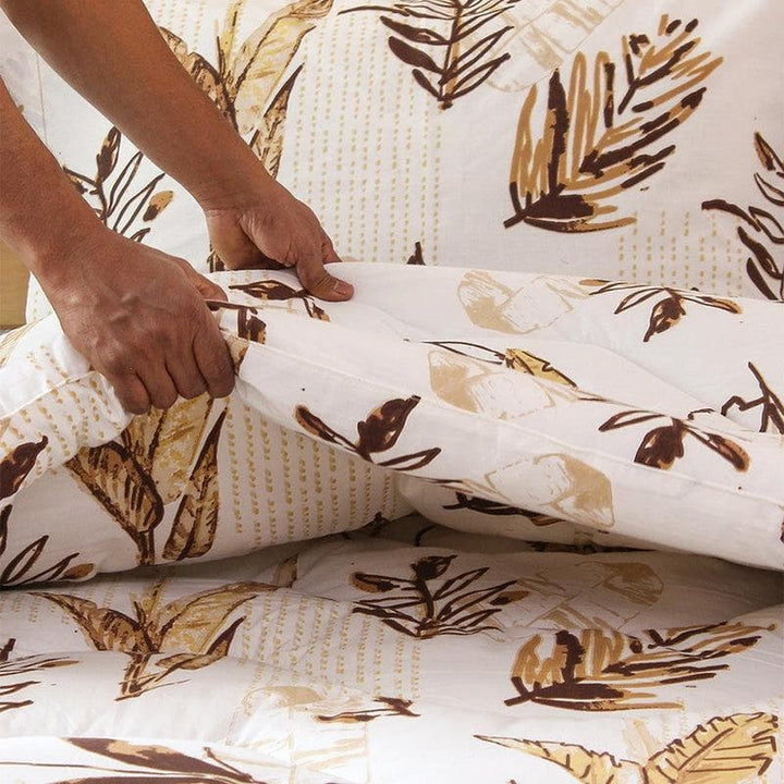 Buy Autumn Scribbles Comforter at Vaaree online | Beautiful Comforters & AC Quilts to choose from