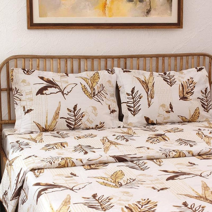 Buy Brown Autumn Scribbles Duvet Cover at Vaaree online | Beautiful Duvet Covers to choose from