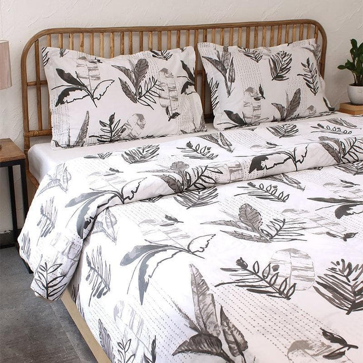Buy Grey Autumn Scribbles Duvet Cover at Vaaree online | Beautiful Duvet Covers to choose from
