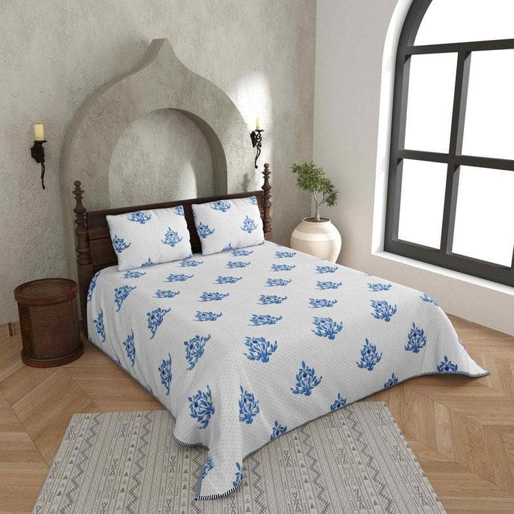 Buy Baagh Gulzar Quilted Bedcover- Blue at Vaaree online