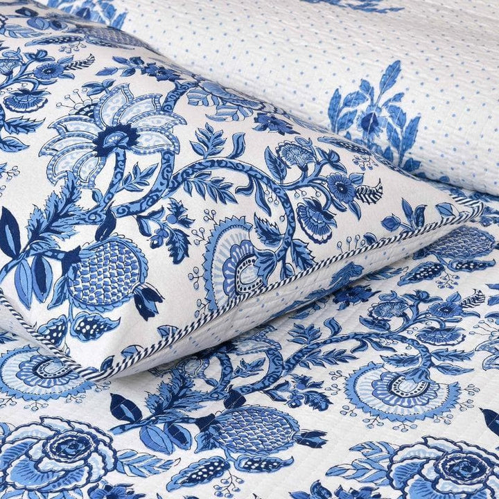 Buy Baagh Gulzar Quilted Bedcover- Blue at Vaaree online