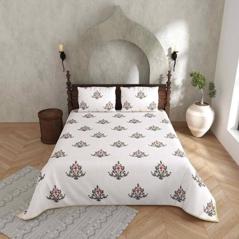 Buy Baagh Gulzar Quilted Bedcover- Yellow at Vaaree online | Beautiful Bedcovers to choose from