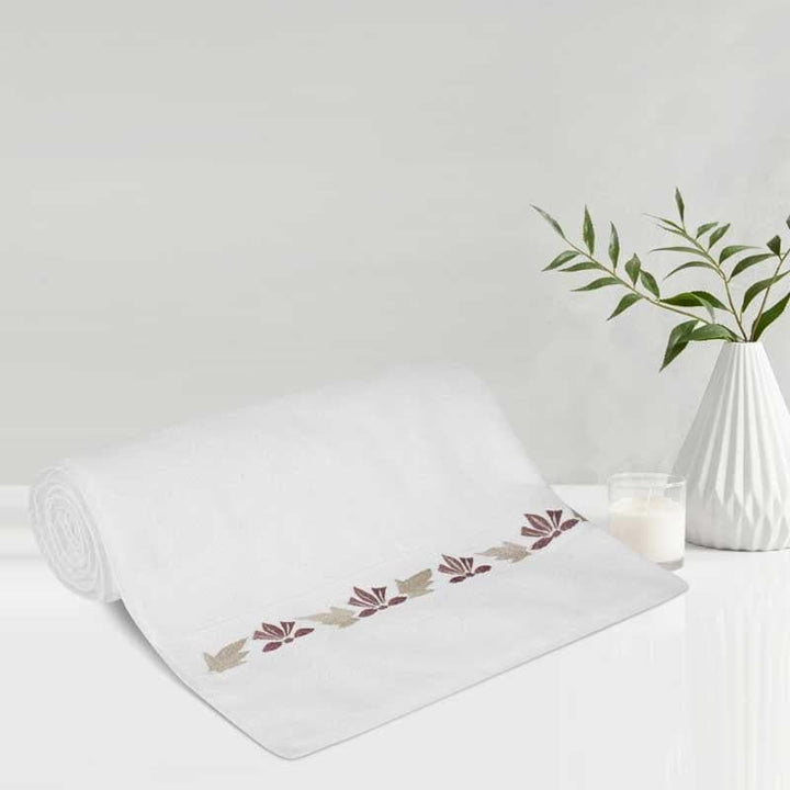 Buy Wonderfully White Bath Towel at Vaaree online | Beautiful Bath Towels to choose from