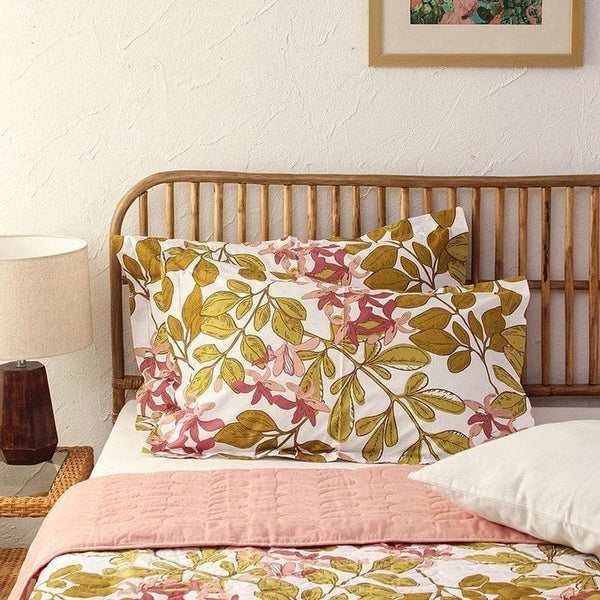 Buy Bedcovers - Pink Floral Fantasy Bedcover at Vaaree online