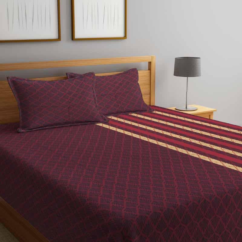 Buy Sneaky Pine Bedcover - Red Bedcovers from Vaaree