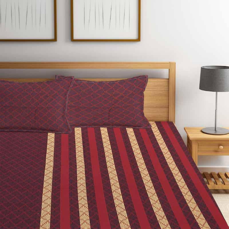 Buy Sneaky Pine Bedcover - Red Bedcovers from Vaaree