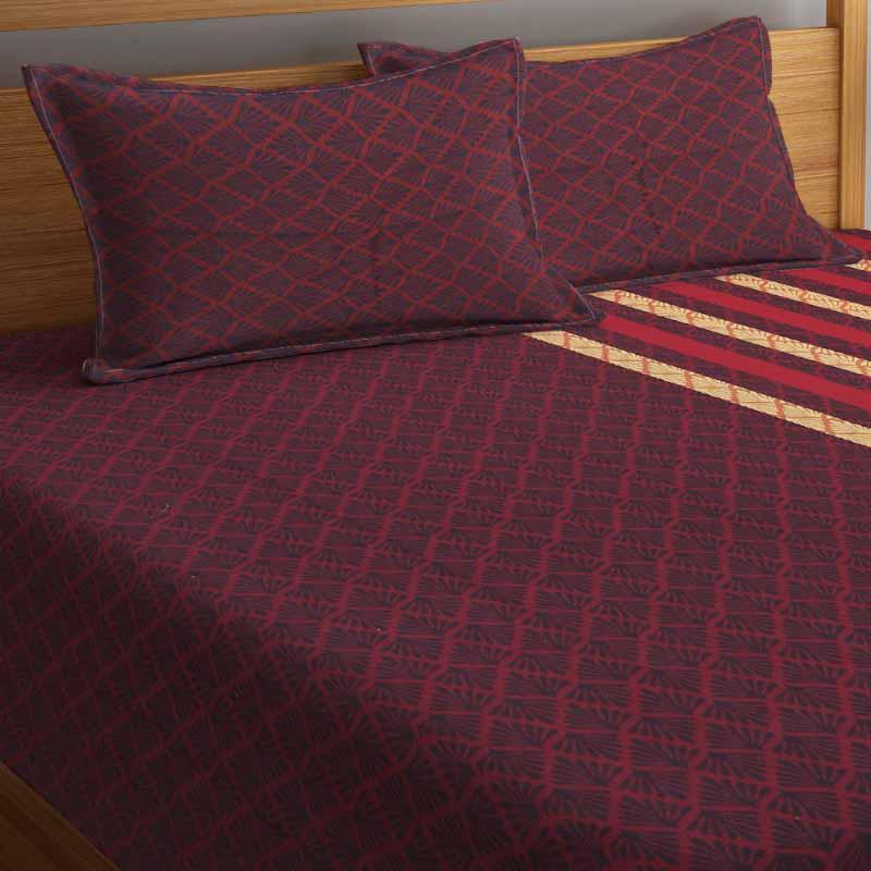 Buy Sneaky Pine Bedcover - Red Bedcovers from Vaaree