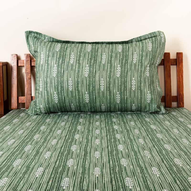 Buy Buta Mix Printed Bedsheet - Green Bedsheets from Vaaree