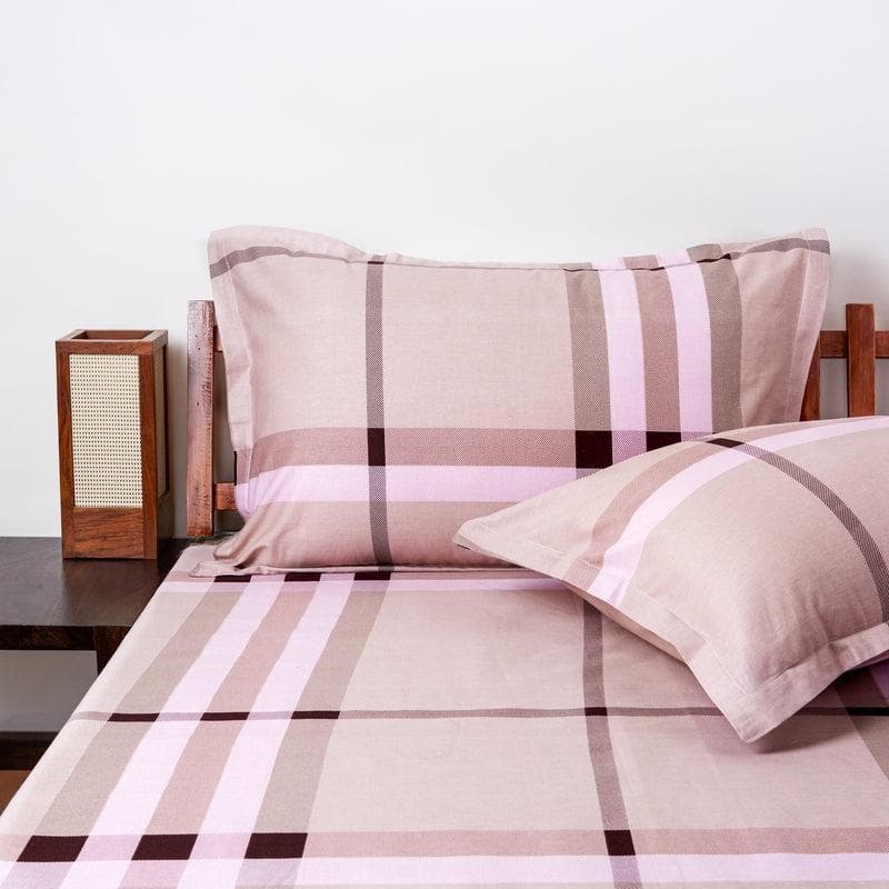 Buy Classic N Checkered Bedsheet - Pink Bedsheets from Vaaree