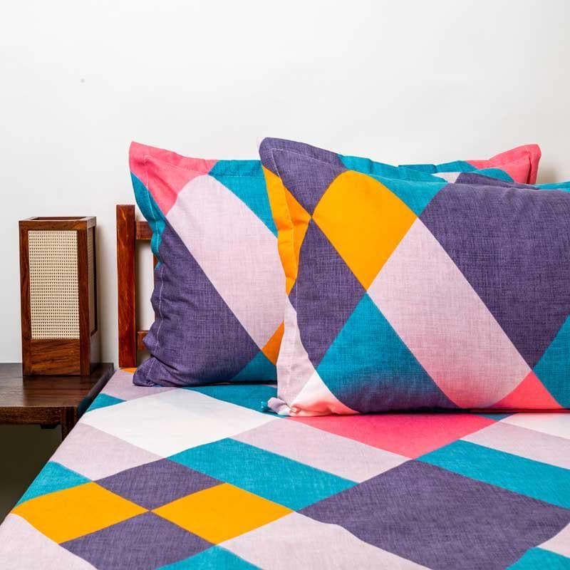 Buy Illusion Bedsheet Bedsheets from Vaaree