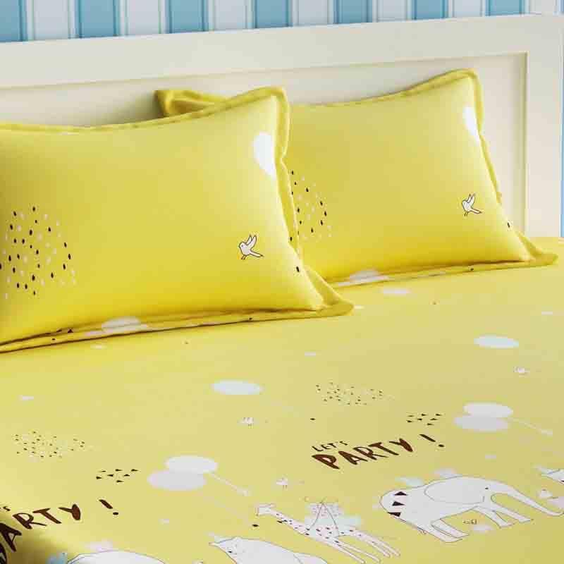 Buy Party Animals Bedsheet Bedsheets from Vaaree