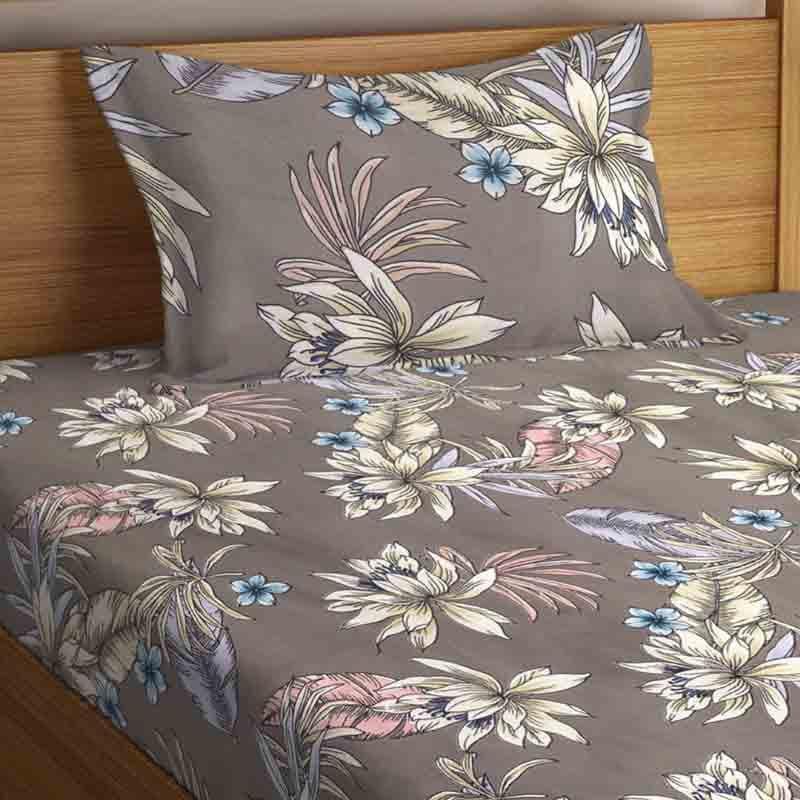 Buy Retro Glam Bedsheet Bedsheets from Vaaree