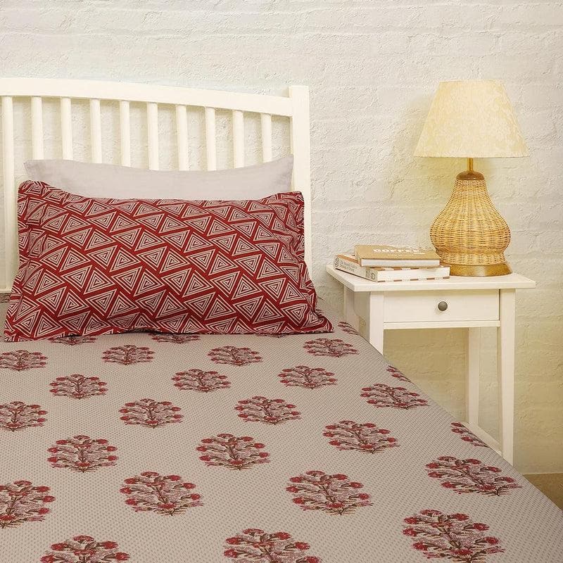 Buy Tack & Tile Geometric Bedsheet Bedsheets from Vaaree