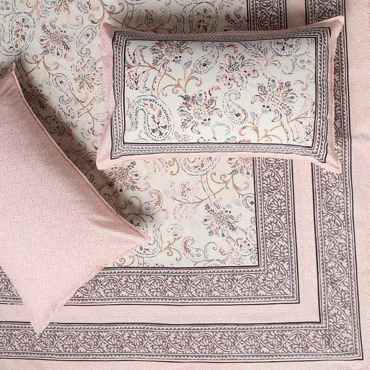 Buy Abstract Paisley Bedsheet at Vaaree online | Beautiful Bedsheets to choose from