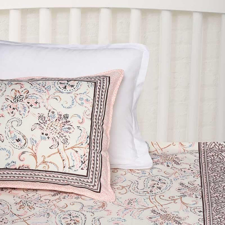 Buy Abstract Paisley Bedsheet at Vaaree online | Beautiful Bedsheets to choose from