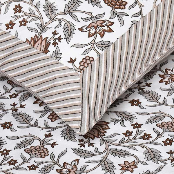 Buy Bellflower Bedsheet at Vaaree online | Beautiful Bedsheets to choose from