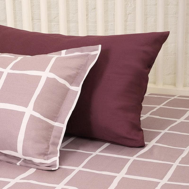 Buy Chequered Mauve Bedsheet at Vaaree online | Beautiful Bedsheets to choose from