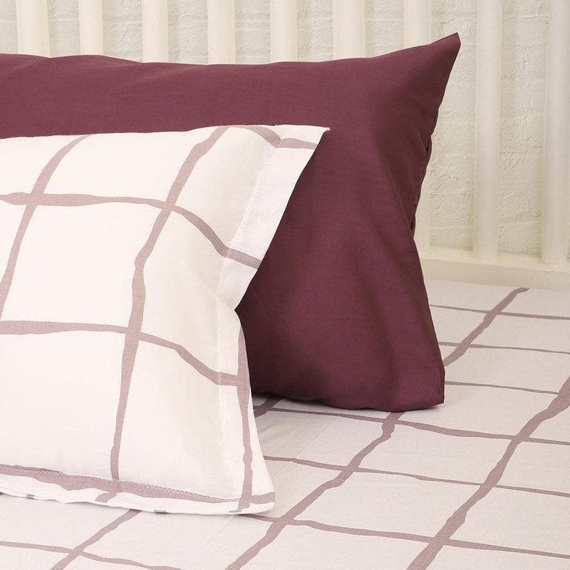 Buy Chequered Snow White Bedsheet at Vaaree online | Beautiful Bedsheets to choose from