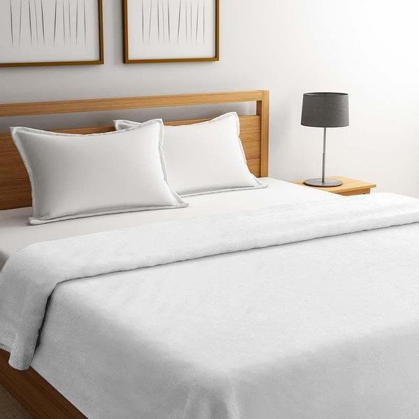 Buy Classic Solid Duvet Cover (Ivory) at Vaaree online | Beautiful Duvet Covers to choose from