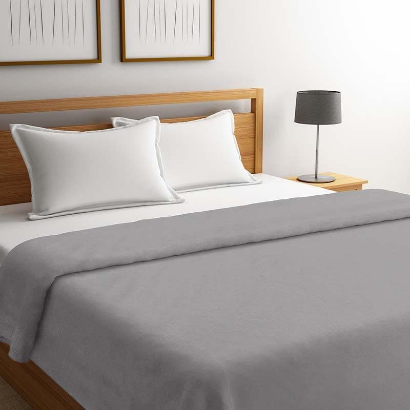 Buy Classic Solid Duvet Cover (Silver) at Vaaree online | Beautiful Duvet Covers to choose from