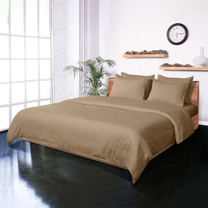Buy Classic Striped Duvet Cover (Beige) at Vaaree online | Beautiful Duvet Covers to choose from