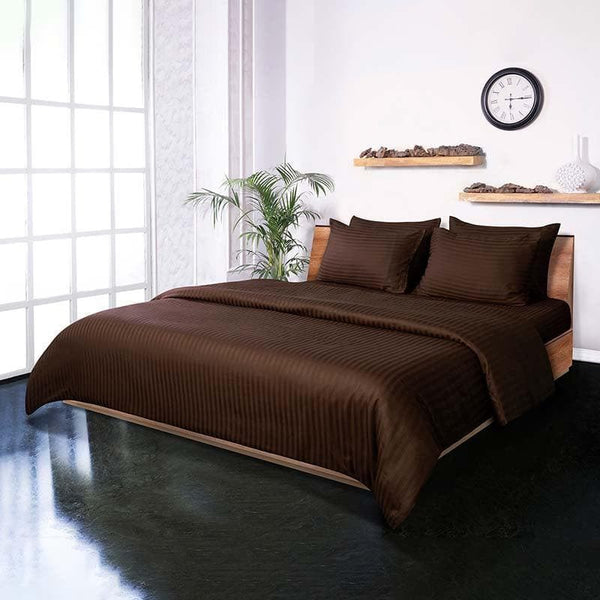 Buy Classic Striped Duvet Cover (Brown) at Vaaree online | Beautiful Duvet Covers to choose from