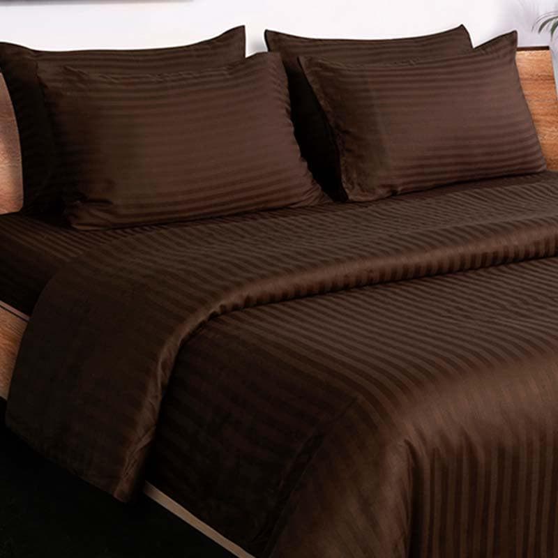 Buy Classic Striped Duvet Cover (Brown) at Vaaree online | Beautiful Duvet Covers to choose from