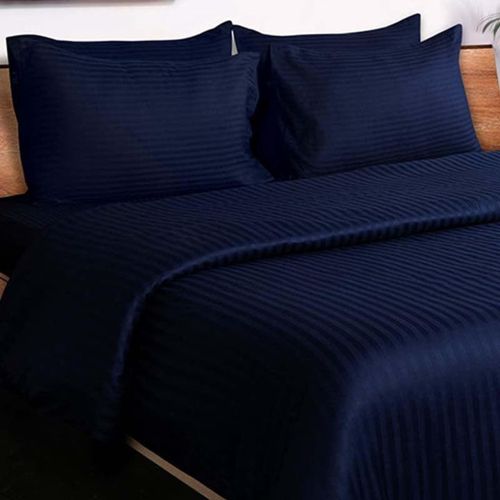 Buy Classic Striped Duvet Cover (Navy Blue) at Vaaree online | Beautiful Duvet Covers to choose from