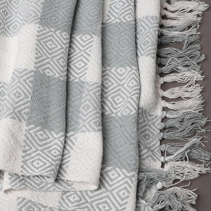 Buy Diamond Twill Throw at Vaaree online | Beautiful Throws to choose from