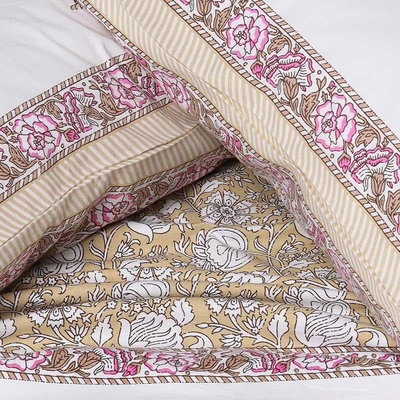 Buy Fuchsia Indo-tropical Bedsheet at Vaaree online | Beautiful Bedsheets to choose from