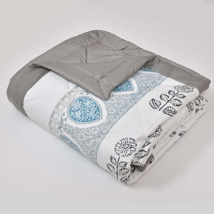 Buy Monochrome Dreams Reversible Comforter at Vaaree online | Beautiful Comforters & AC Quilts to choose from