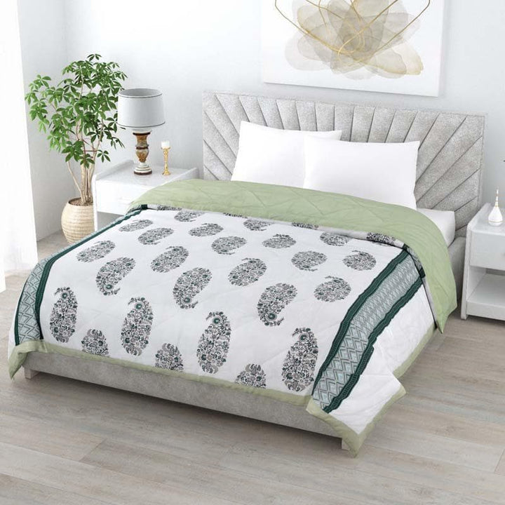 Buy Paisley Power Reversible Comforter at Vaaree online | Beautiful Comforters & AC Quilts to choose from