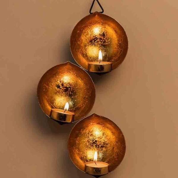 Buy Boat Candle Sconce Candle Holders from Vaaree