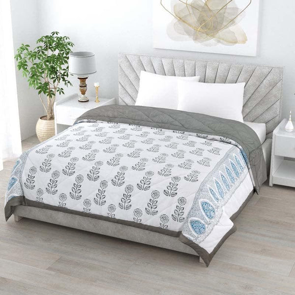 Buy Comforters & AC Quilts - Monochrome Dreams Reversible Comforter at Vaaree online